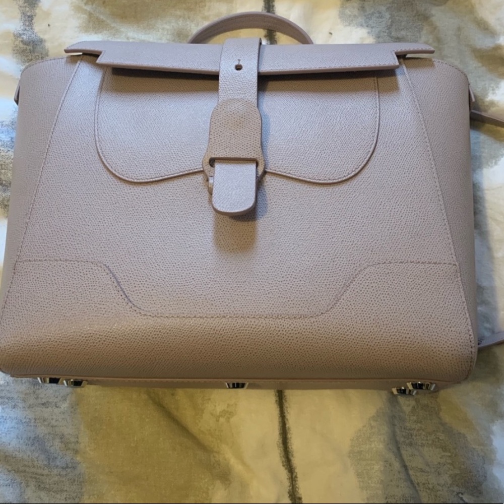 Excellent condition . Senreve Maestra bag in Lavender pebble. Large size
